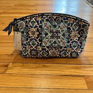 NWT Vera Bradley Grand Travel cosmetic bag